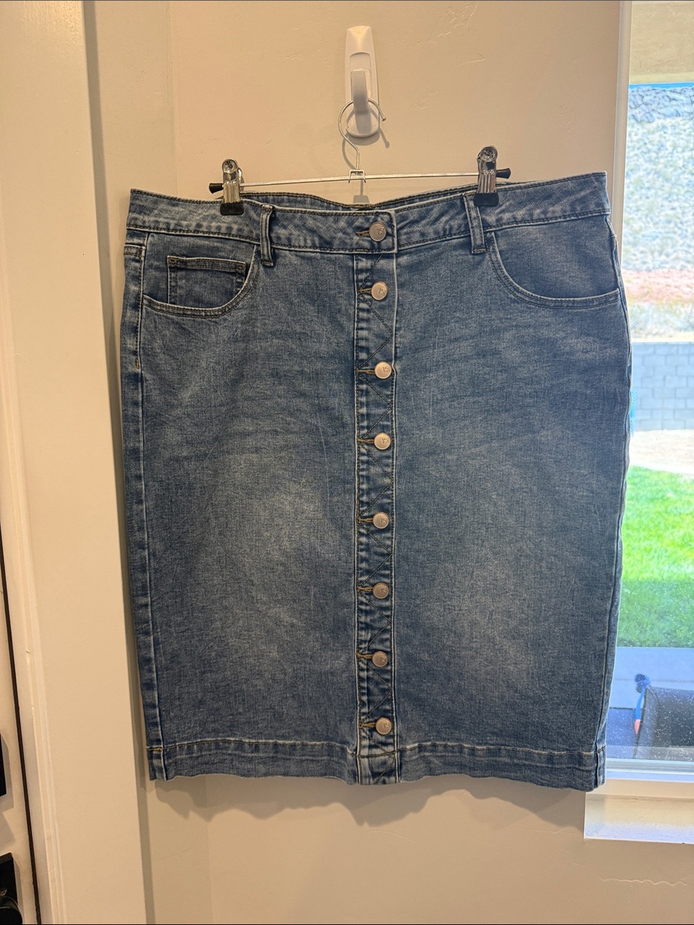 one 5 one Medium Blue Button-Front Denim Pencil Skirt